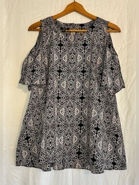 Jones New York Signature Women’s Blouse Pattern Black/Cream Short Sleeve size M